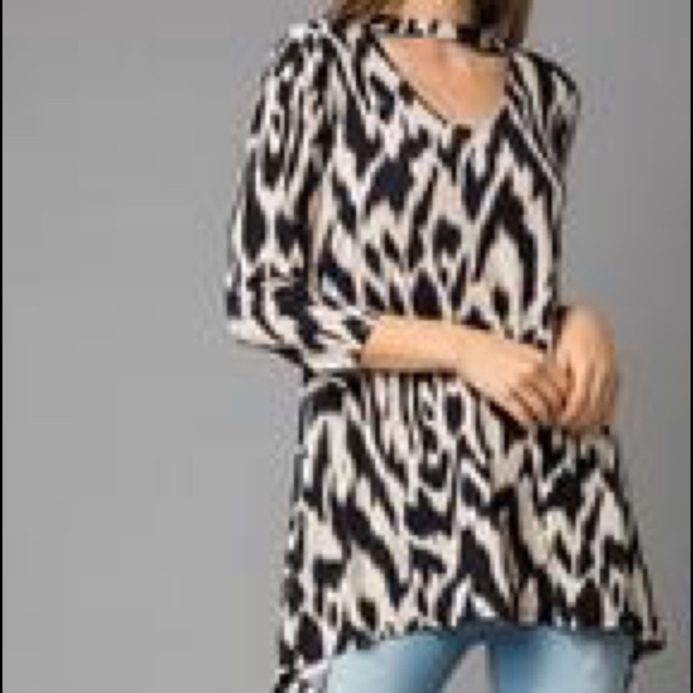 Ivory and black keyhole shirt